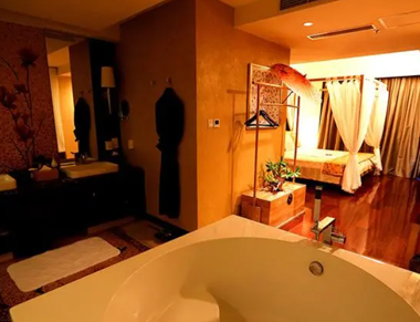 深圳罗湖区养生会所的黄昏恋：当爱情遇上八十岁